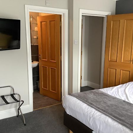 Jeffersons Hotel & Serviced Apartments (Adults Only) Барроу-ин-Фернесс Номер фото